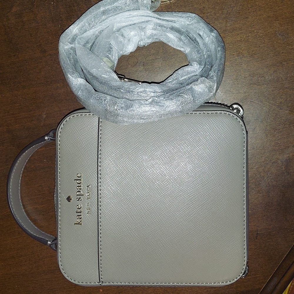 NWT Kate Spade Crossbody Daisy Vanity Bag ZERO call outs. PRISTINE!!